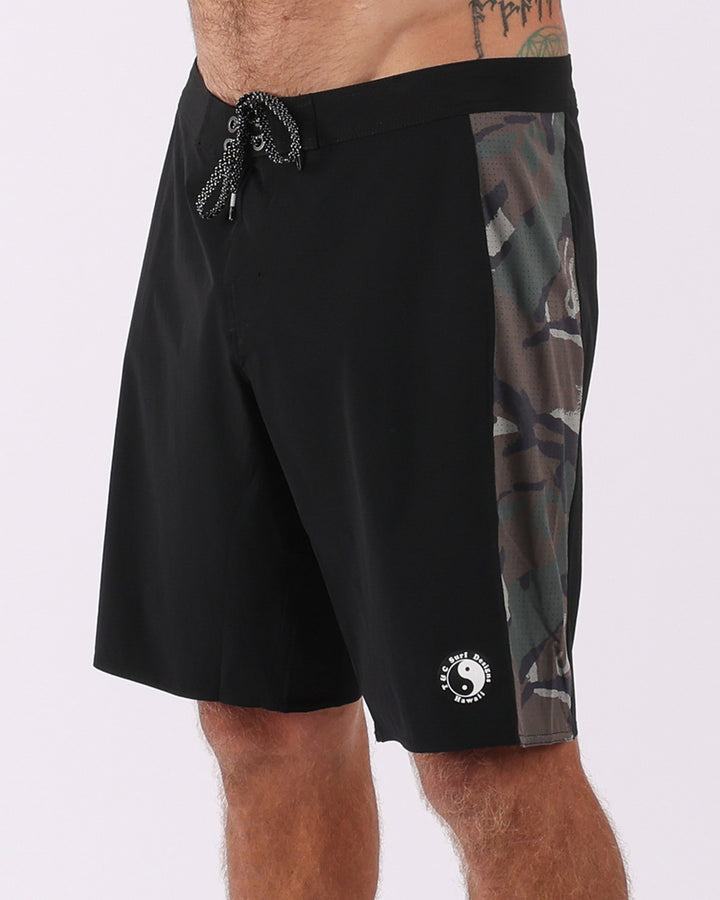 Motion Camo Trunk - Black