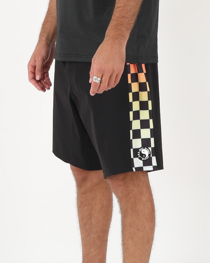 Off The Grid Trunk - Black/Sunset Fade