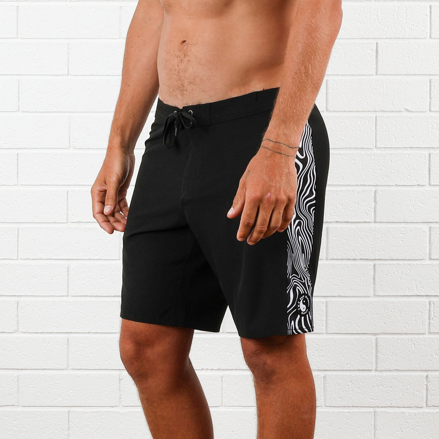 Warped Trunk - Black